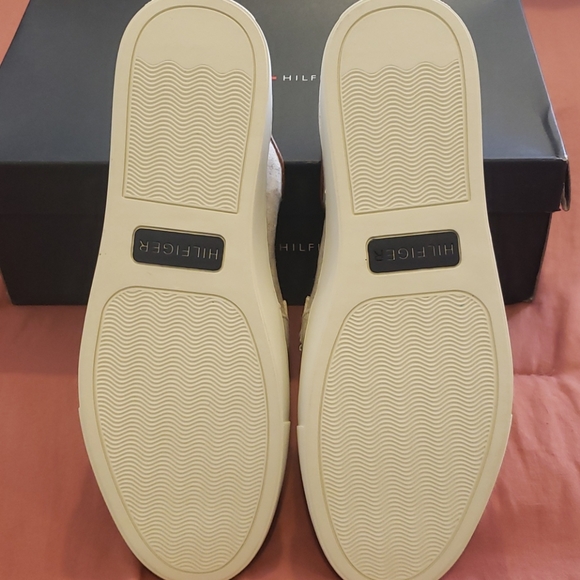 Tommy Hilfiger Mckenzie Chambray Sneaker - Picture 3 of 4